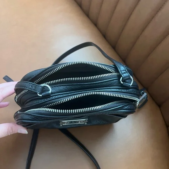 Calvin Klein Black Leather camera Bag style purse crossbody - Picture 3 of 11